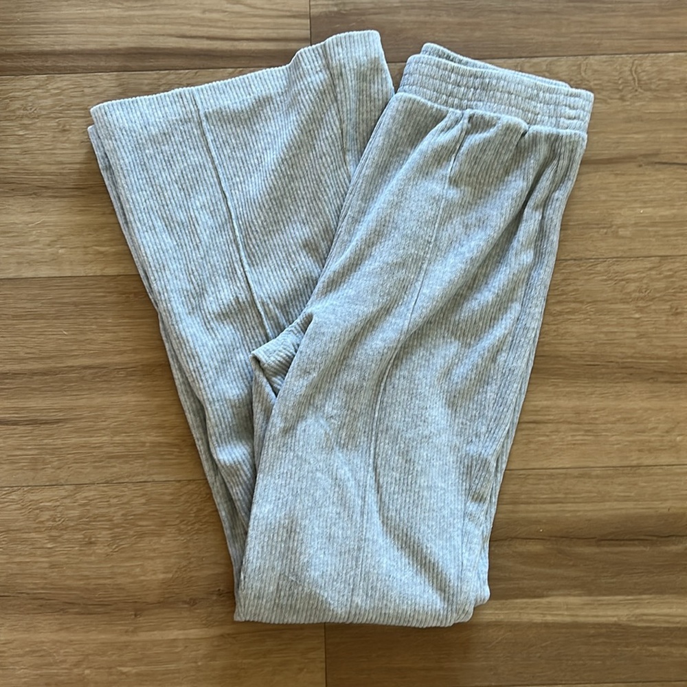 Aerie groove on ribbed velour flare leg lounge pants EUC size small - Picture 4 of 4